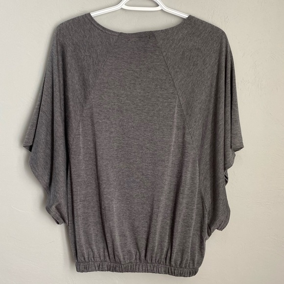 MEMO Grey Blouse with Gartered Bottom, Extra Button - Picture 2 of 10